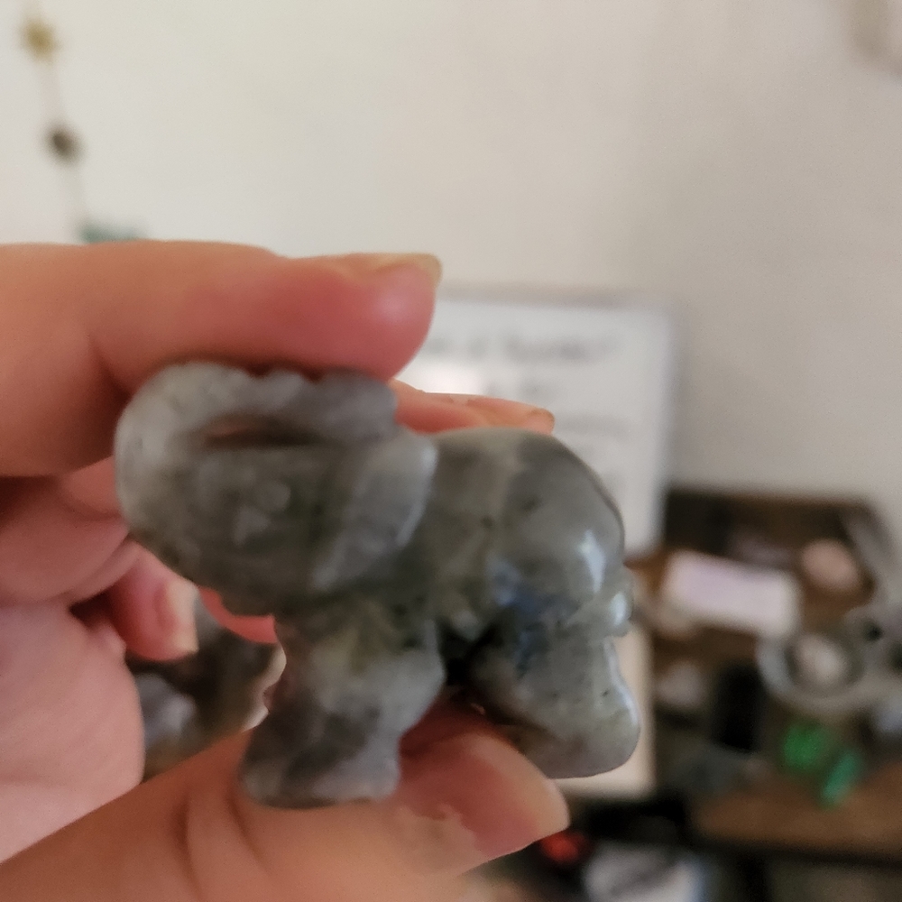 Labradorite elephant